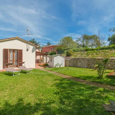 Villino Albereto - Goelba Feriehus *